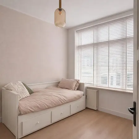 Charming House 5 Min Walk To Center Of Сasa de vacaciones Alkmaar